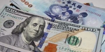 تراجع الدولار الأمريكي في تداولات تايبيه