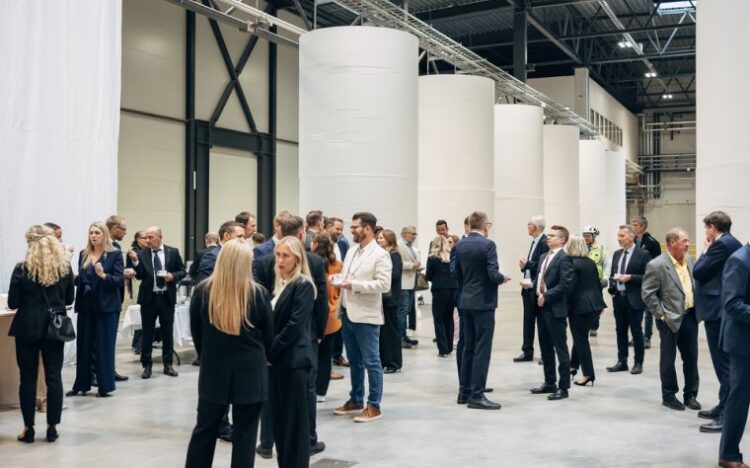 Metsä Group يفتتح مصنع ورق مارياستاد بعد تحديث بقيمة 370 مليون يورو Metsä Group يفتتح مصنع ورق مارياستاد بعد تحديث بقيمة 370 مليون يورو
