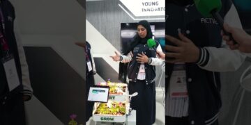 Smart Grow Wall.. جدار ذكي يروي النباتات وحده