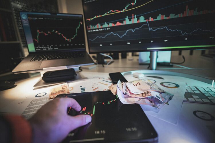 XRP يقود انتعاشة كبيرة في سوق العملات الرقمية XRP يقود انتعاشة كبيرة في سوق العملات الرقمية