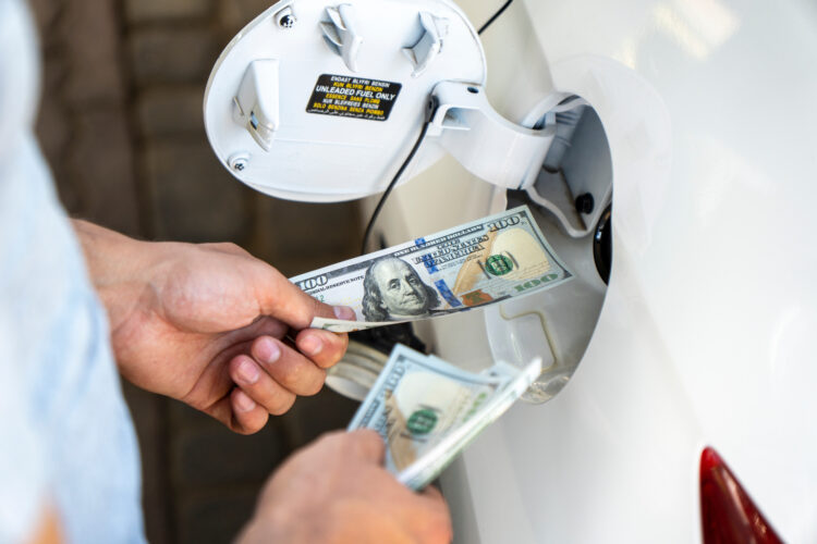 أثر أزمة الطاقة العالمية على الأمريكيين أثر أزمة الطاقة العالمية على الأمريكيين