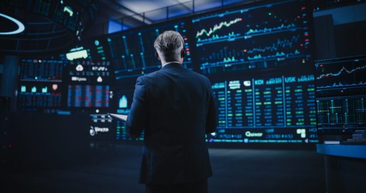 أي العملات الرقمية: XRP أو سولانا أو كاردانو تتمتع بالنشاط الأكبر؟ أي العملات الرقمية: XRP أو سولانا أو كاردانو تتمتع بالنشاط الأكبر؟
