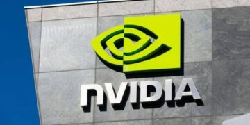 إنفيديا تحقق قيمة سوقية تتجاوز 5.7 تريليون دولار