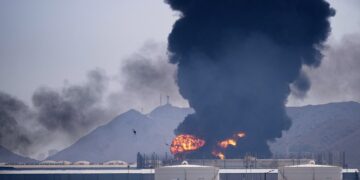 إيران تهدد الاقتصاد العالمي بالاضطراب، حسب مسؤول إماراتي
