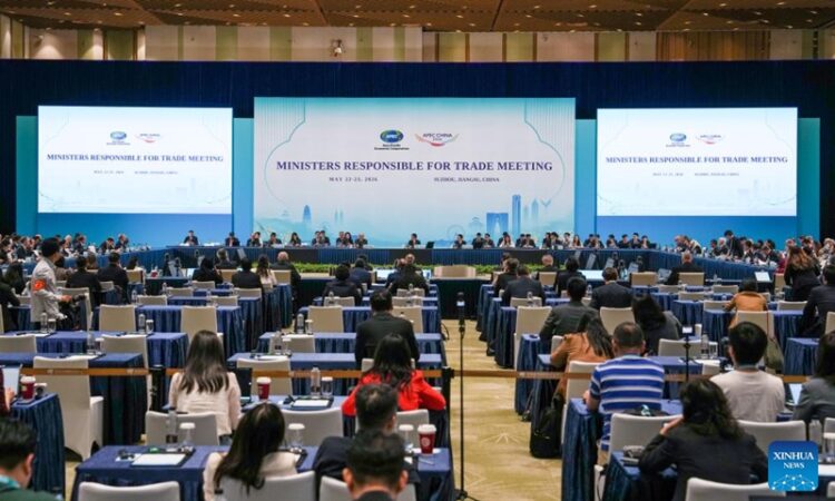 اجتماع وزراء APEC يحقق نتائج متعددة؛ دور الصين يزيد الثقة في الاقتصاد الإقليمي والعالمي اجتماع وزراء APEC يحقق نتائج متعددة؛ دور الصين يزيد الثقة في الاقتصاد الإقليمي والعالمي