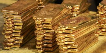 ارتفاع أسعار الذهب مع انخفاض الدولار وترقب الاتفاق الإيراني