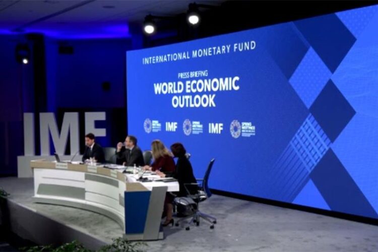 ارتفاع أسعار النفط والغموض الإقليمي يؤثران على توقعات استثمار مصر 2026 ارتفاع أسعار النفط والغموض الإقليمي يؤثران على توقعات استثمار مصر 2026