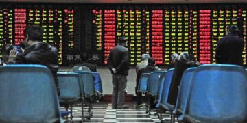 ارتفاع تقييمات شركات الرقائق الصينية ينذر بفقاعة تقنية