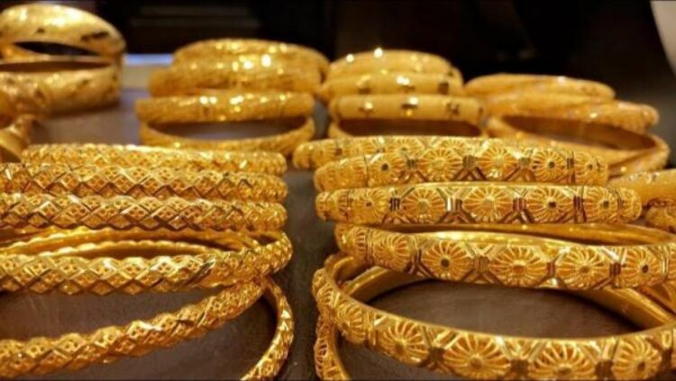ارتفاع سعر الذهب 21 قيراط إلى 92.8 دينار في السوق المحلية ارتفاع سعر الذهب 21 قيراط إلى 92.8 دينار في السوق المحلية