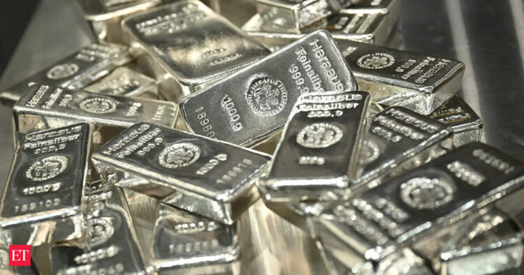 ارتفاع سعر الفضة: هل يصل إلى 100 دولار مع استمرار ارتفاع المعادن؟ ارتفاع سعر الفضة: هل يصل إلى 100 دولار مع استمرار ارتفاع المعادن؟