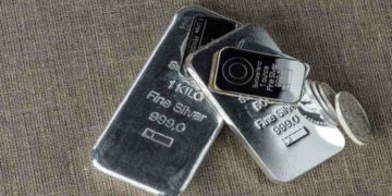 ارتفاع قياسي في أسعار الفضة: العوامل المؤثرة على Silver (XAG/USD)