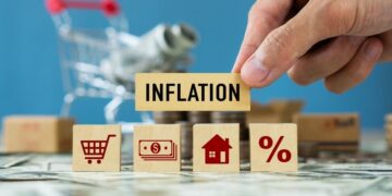 الأمريكيون ينفقون المدخرات على الغذاء، والقلق يتزايد بين الأسر