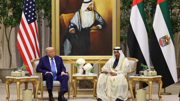 الإدارة الأمريكية تبحث إبرام خط صرف عملات مع الإمارات الإدارة الأمريكية تبحث إبرام خط صرف عملات مع الإمارات
