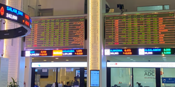 الإمارات تؤثر على الشبكة الاقتصادية الإيرانية وفق خبراء