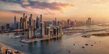 الإمارات تتوقع نموًا اقتصاديًا 5% في 2026 وآثاره الرئيسية