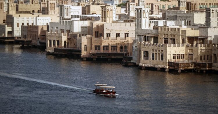 الإمارات تحقق نتائج إيجابية لخططها الاقتصادية السابقة