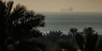 الإمارات تخرج من أوبك وتأثيرها على سوق النفط العالمي