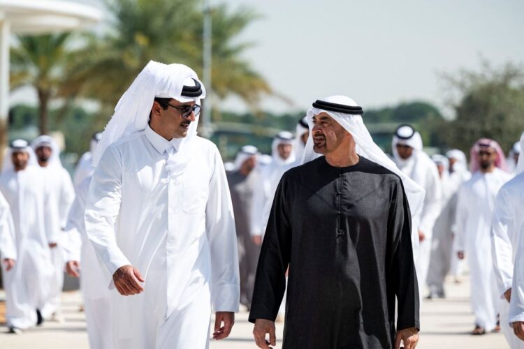 الإمارات وقطر توقعان اتفاقيات لتعزيز العلاقات الاقتصادية