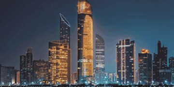 الاقتصاد الإماراتي ينمو بقوة ويحقق تصنيفات ائتمانية عالية في 2025