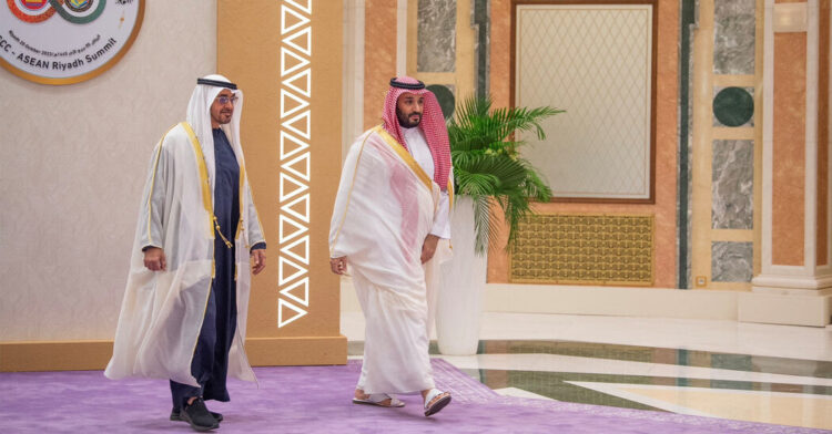 التباعد المتزايد بين الإمارات والسعودية: تحليل اقتصادي التباعد المتزايد بين الإمارات والسعودية: تحليل اقتصادي