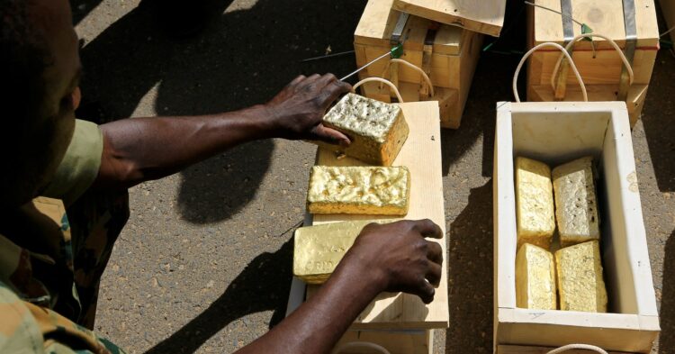 الجنيه السوداني يتعرض للضغط بسبب حظر الإمارات تصدير الذهب الجنيه السوداني يتعرض للضغط بسبب حظر الإمارات تصدير الذهب