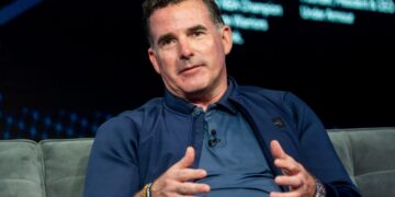 الرئيس التنفيذي لـ Under Armour: التحكم الدقيق مهمل للغاية