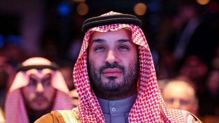 السعودية تطلب من العائلات الميسورة الاستثمار محلياً مع تعثر المشاريع الكبرى السعودية تطلب من العائلات الميسورة الاستثمار محلياً مع تعثر المشاريع الكبرى