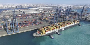 السعودية تطلق خدمة شحن جديدة تربط جدة وسلطنة عمان وجيبوتي