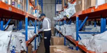 السعودية تفرض على شركات الشحن سماح المستهلكين بفحص الطرود قبل التسليم