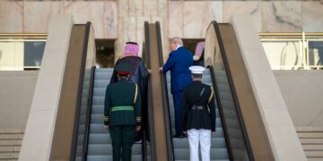 السعودية وترامب: علاقات أكثر طابعًا تجاريًا من أي وقت مضى