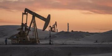 الصين تعزز وارداتها من النفط الأمريكي خارج هرمز