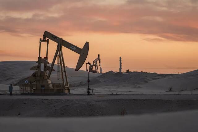 الصين تعزز وارداتها من النفط الأمريكي خارج هرمز الصين تعزز وارداتها من النفط الأمريكي خارج هرمز