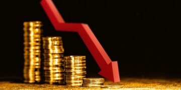 انخفاض أسعار الذهب: الأسباب وتوجهات المستثمرين المقبلة