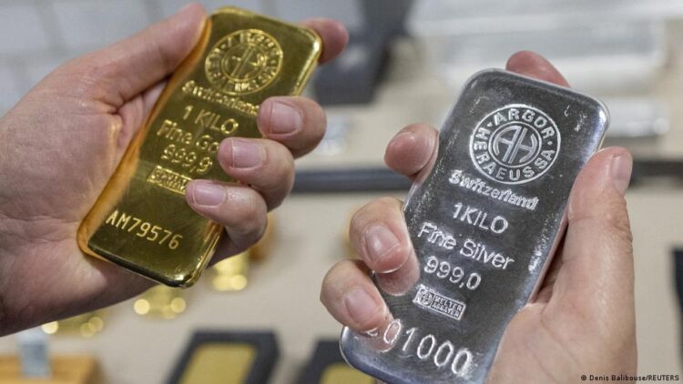 انخفاض مفاجئ في أسعار الذهب والفضة انخفاض مفاجئ في أسعار الذهب والفضة