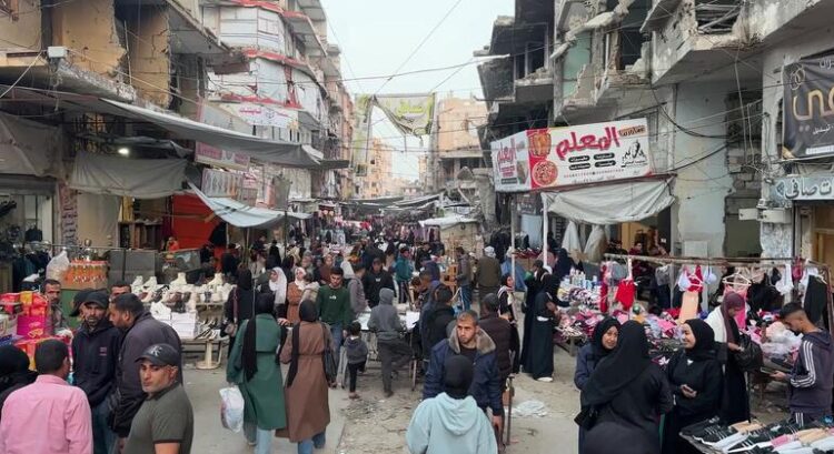 انهيار اقتصادي يدفع المثقفين في غزة نحو اقتصاد البقاء