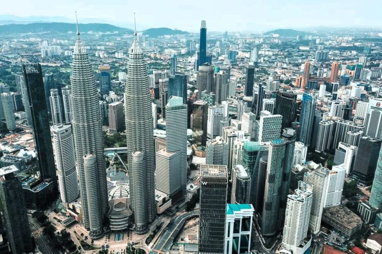 بنك التنمية الآسيوي يتوقع نمو اقتصاد ماليزيا 4.6% في 2026 بنك التنمية الآسيوي يتوقع نمو اقتصاد ماليزيا 4.6% في 2026