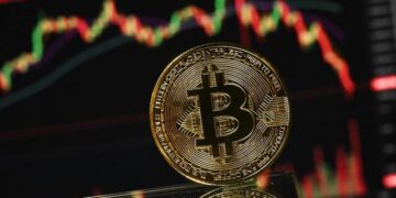 بيتكوين تنخفض إلى 79000 دولار بعد تراجع الأصول الخطرة