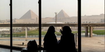 تأثير صراع إيران على الاقتصاد المصري بحسب فيتش سوليوشونز