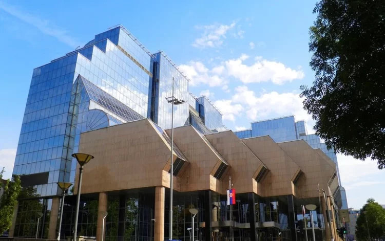 تحقيق Serbia وChina اتفاقية تبادل عملات ثانية بين المصرفين المركزيين