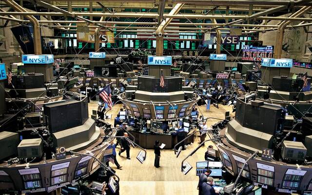 تراجع الأسهم الأمريكية بسبب ارتفاع النفط وعوائد السندات تراجع الأسهم الأمريكية بسبب ارتفاع النفط وعوائد السندات