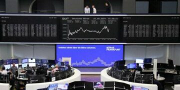 تراجع الأسهم الأوروبية amid حذر من تداعيات الشرق الأوسط