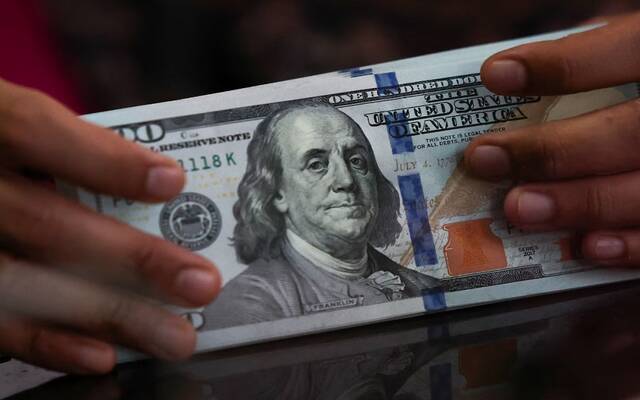 تراجع الدولار مع أخبار اتفاق سلام بين واشنطن وطهران تراجع الدولار مع أخبار اتفاق سلام بين واشنطن وطهران