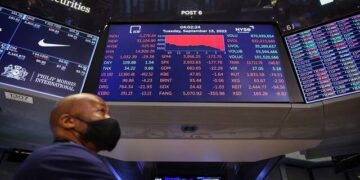 تراجع العقود الآجلة الأمريكية مع ضعف الذكاء الاصطناعي