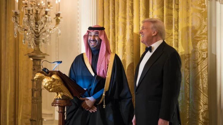 ترامب يدعو السعودية وقطر ودول أخرى لتوقيع اتفاقيات أبراهام ترامب يدعو السعودية وقطر ودول أخرى لتوقيع اتفاقيات أبراهام