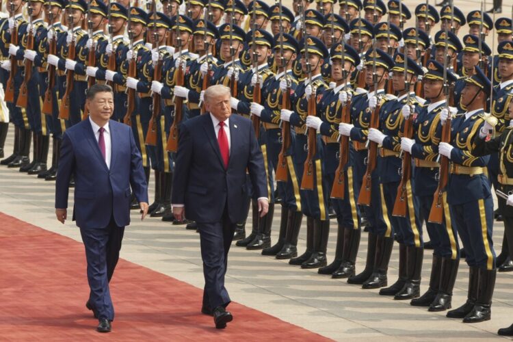 ترامب يعود من زيارة الصين لمواجهة تحديات اقتصادية ترامب يعود من زيارة الصين لمواجهة تحديات اقتصادية