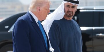 ترامب يفكر في إنقاذ شريك أسرته التجاري الرئيسي