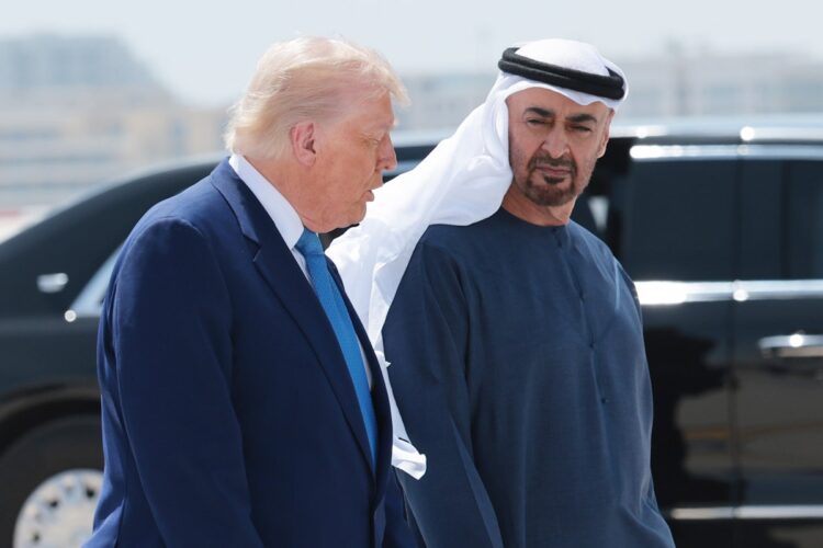 ترامب يفكر في إنقاذ شريك أسرته التجاري الرئيسي