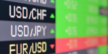 تقلب قيمة الدولار الأمريكي وتأثيره على المستثمرين