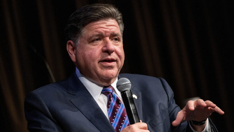 تقييم سجل الاقتصاد في إلينوي تحت إدارة الحاكم JB Pritzker تقييم سجل الاقتصاد في إلينوي تحت إدارة الحاكم JB Pritzker