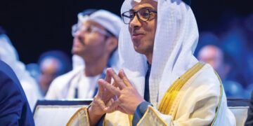 توجيه الشيخ منصور لإنشاء مركز وساطة تجاري في أبوظبي لتعزيز حل النزاعات الشركات